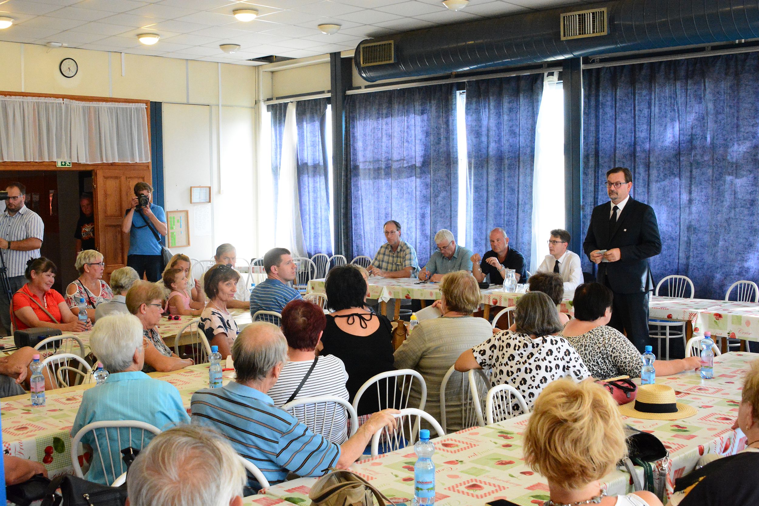 Sétány, játszótér, fitnesz park és kosárpálya is lesz a Palotavárosi tavak körüll